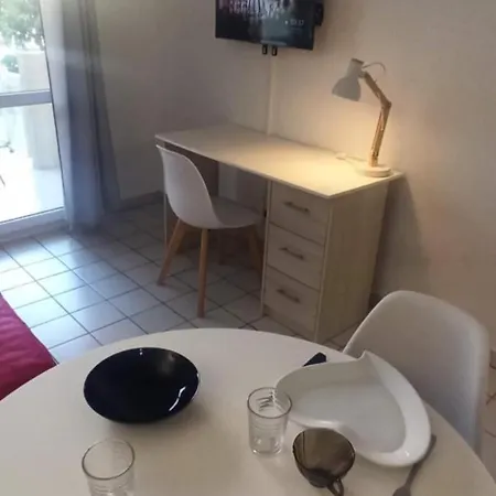 Climatisation Balcon à 5 Min De La Appartamento